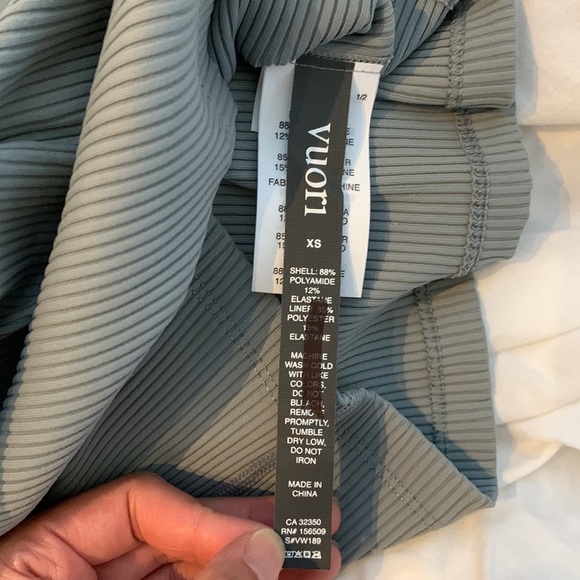 Vuori Rib Crop Tank NWT - Picture 6 of 6